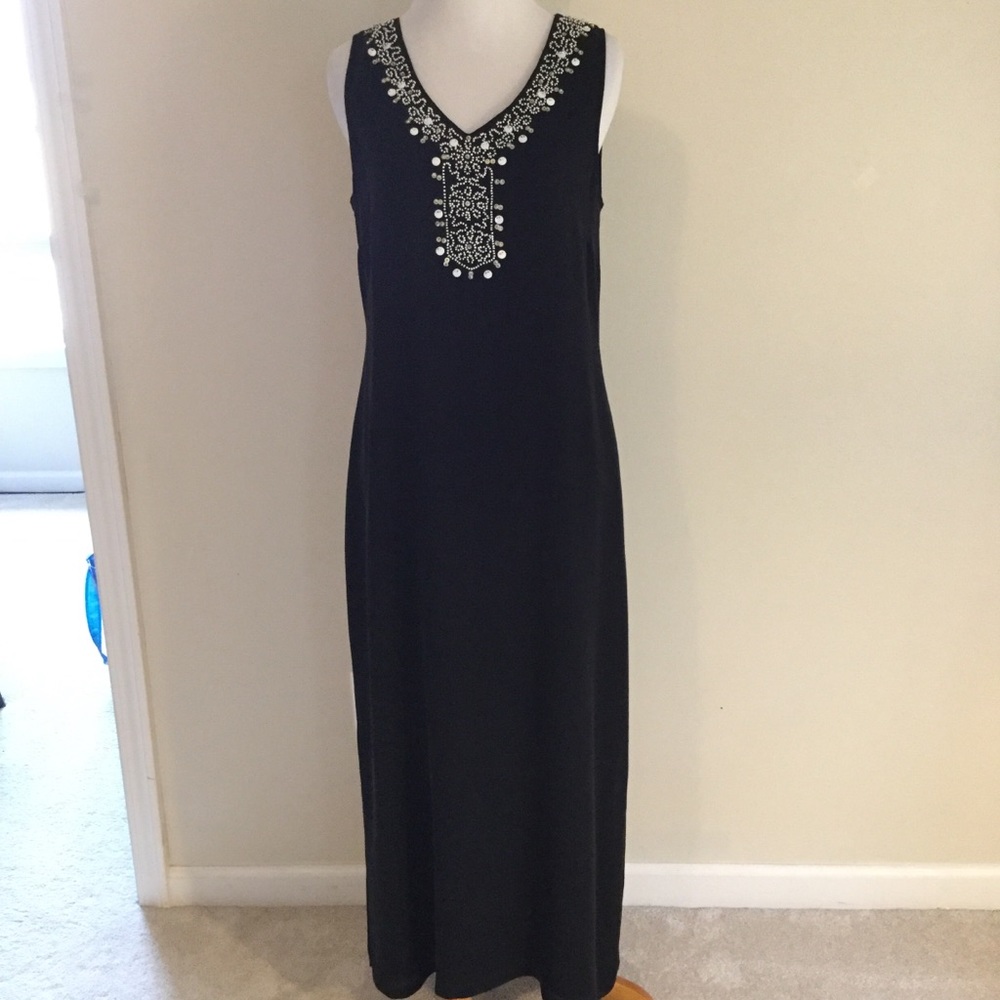 Bloomingdales black silk sheath dress beaded sz 4